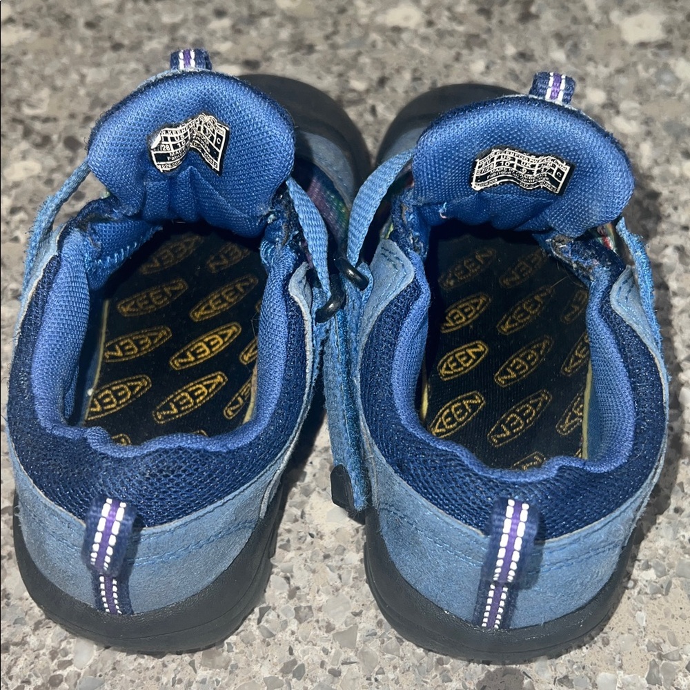 KEEN Kids 10T Navy Blue Shoes with Rainbow Straps - Picture 7 of 7